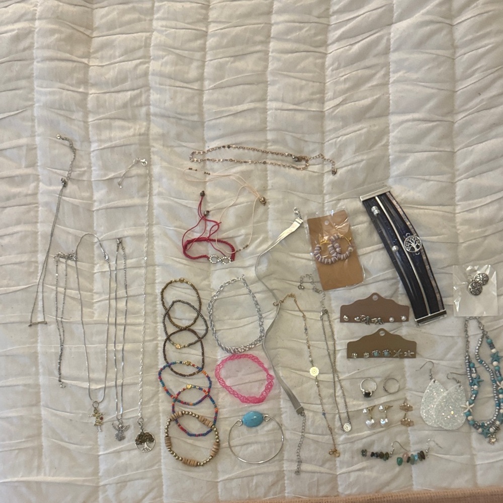 Assorted Jewelry Set